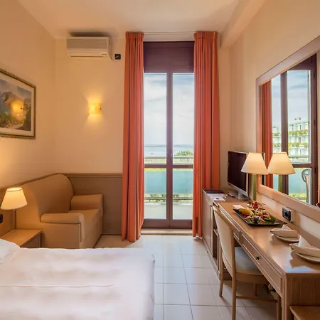 Semesteranläggning (resort) Naxos Sicilia 4*